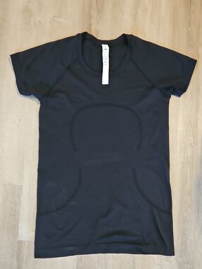 Lululemon Swifty Short Sleeve Top Sz 8
